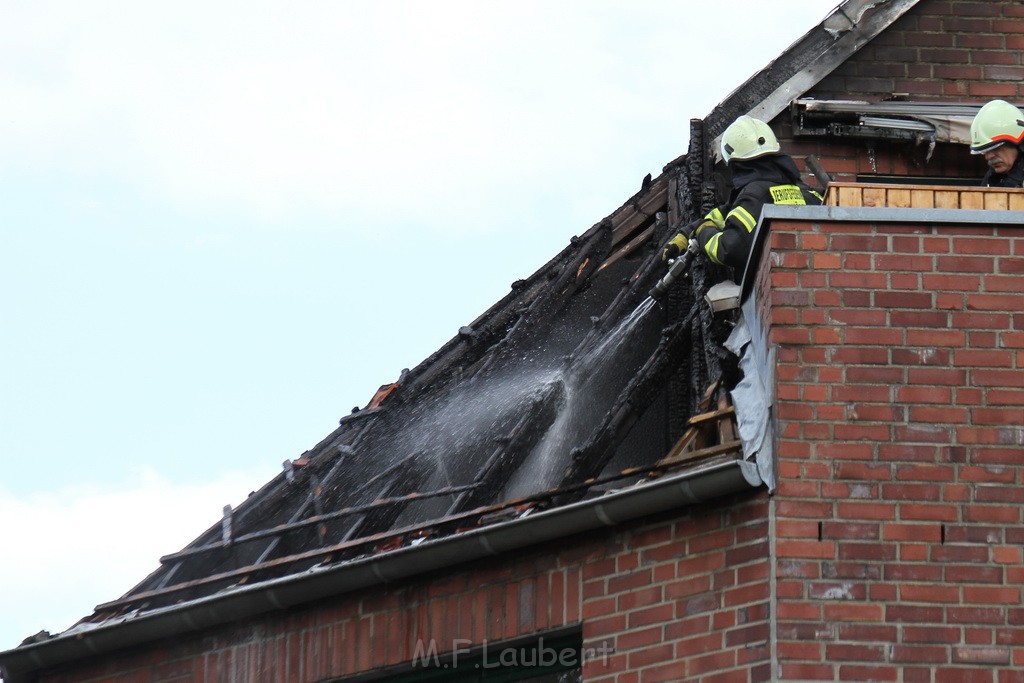 Feuer Koeln Junkersdorf Duerenerstr JK P21.jpg